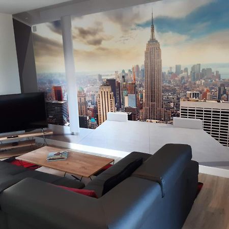 Appartement Renove Le New-York En Centre Ville - Terrasse Et Parking - Non Climatise La Roche-Chalais 外观 照片