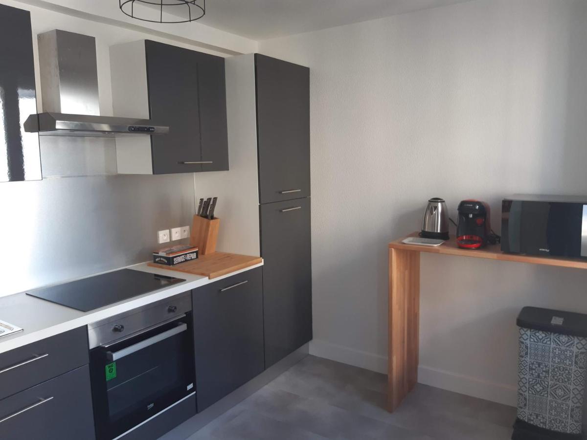 Appartement Renove Le New-York En Centre Ville - Terrasse Et Parking - Non Climatise La Roche-Chalais 外观 照片