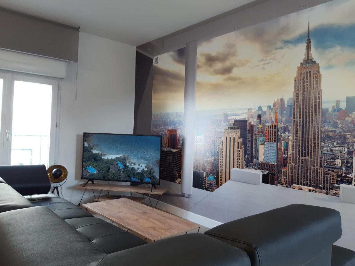 Appartement Renove Le New-York En Centre Ville - Terrasse Et Parking - Non Climatise La Roche-Chalais 外观 照片